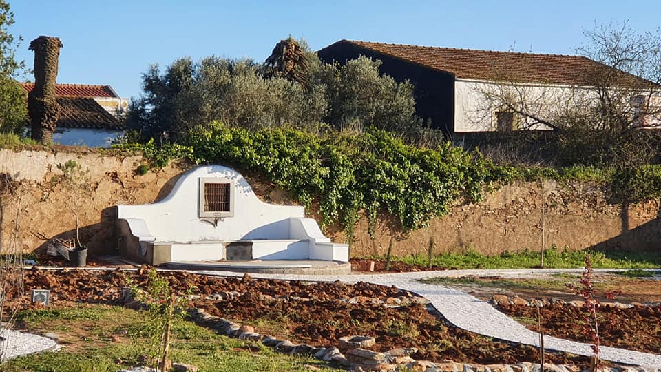 Construção de fonte decorativa